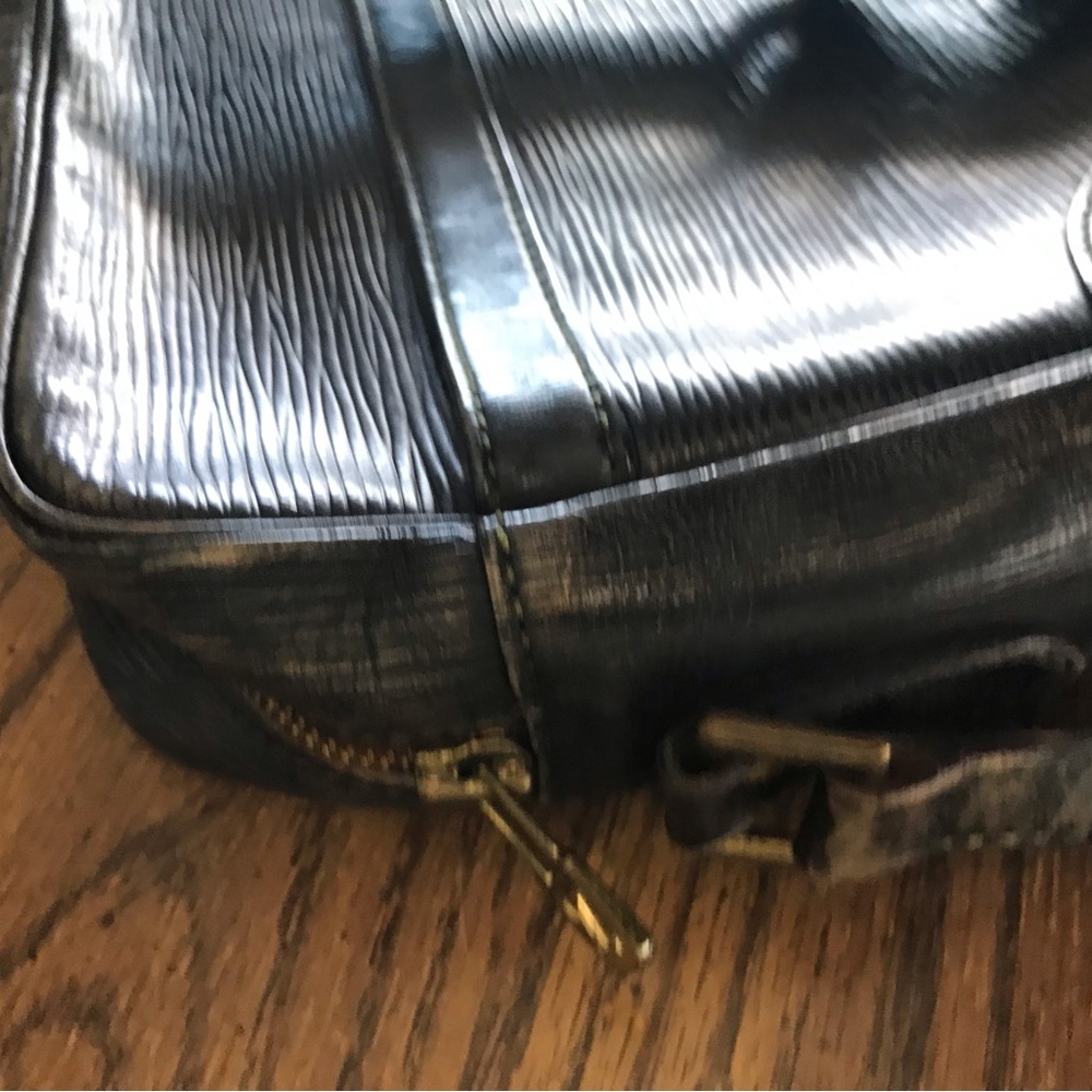 Louis Vuitton Crossbody Bag - Picture 4 of 13